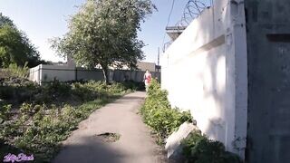 Tinédzser gádzsi lovagolja a krapek faszát