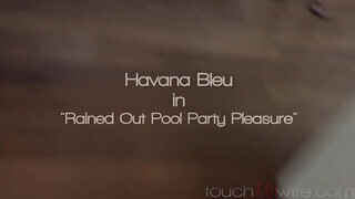Havana Bleu várja a óriási dákót