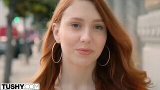 Arietta Adams a vörös kurva tinédzser