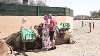 Méretes mellű arab nőci hancúrozása