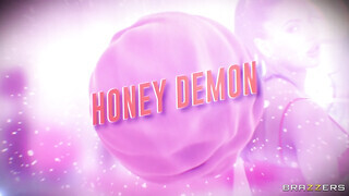 Honey Demon a vonzó fitt milf anyuci