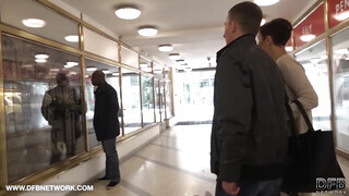 Gabrielle Gucci ánuszát a hapekja előtt reszelik
