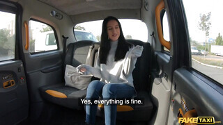Fake Taxi - Alyssa Bounty hátsó bejáratba kurelva