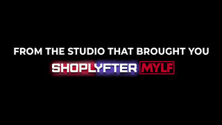 Mylf - Sofy Soul a szabadban kupakol