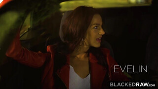 BlackedRaw - Evelin Stone élvezi a hatalmas falloszt