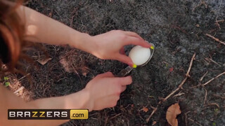 Brazzers - Quinn Wilde a szabadban imád kamatyolni