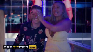 Brazzers - Blanche Bradburry imádja a hatalmas brét