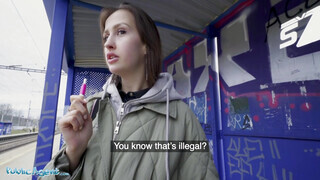 Public Agent - Zsenge bige pénzért kupakol