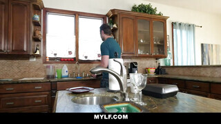 Mylf - Cali Lee a csinos spanyol milf