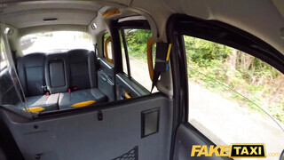Fake Taxi - Barbie Sins popóba kurelva