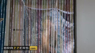 Brazzers - Karma Rx a hippi pasassal kúrel
