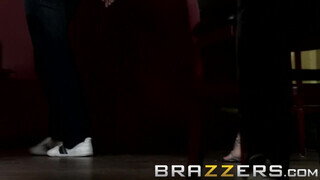 Brazzers - Keiran Lee egyszerre basz meg dupla spinét