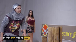 Brazzers - Ivy Lebelle rácuppan a gigantikus lőcsre