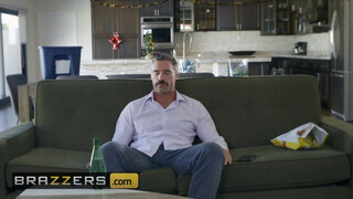 Brazzers - a tetkós pornós bige elpusztítva