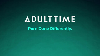 ADULT TIME - Chloe Sky életének legelső lesbi jelenete