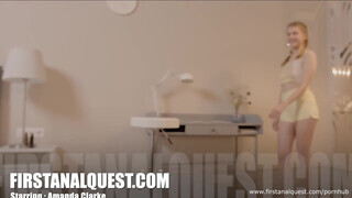 Amanda Clarke élvezi a anál dugást - First Anal Quest