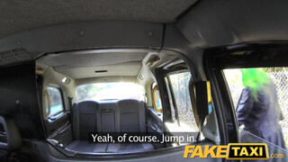 Fake Taxi zöld hajú csajszi segge kúrható