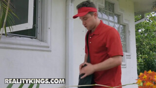 Reality Kings - kivarrott mami és egy zsenge kukac esete