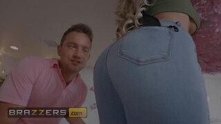 Brazzers - Katie Kush és Kayley Gunner édeshármasban kúrel