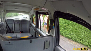 Fake Taxi - Stacy Seran és Princess Paris szeretkeznek a taxissal