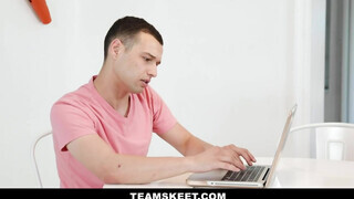 Szomszéd szuka imád lovagolni - TeamSkeet