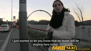 FakeTaxi - Tini ápoló nőci dug a taxiban