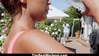 TheRealWorkout - csoki dögös fitness vlogger videója