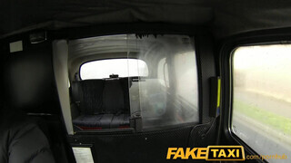 FakeTaxi - Világos Szőke hatalmas popós gádzsi megrakva