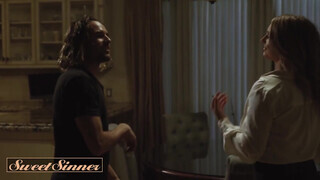 Family Sinners - Kayley Gunner a termetes mellű nevelő anya