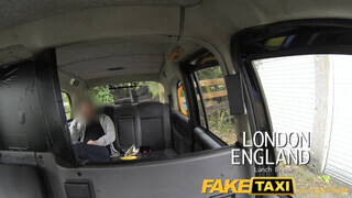 FakeTaxi - maga mutogató szuka a taxiban