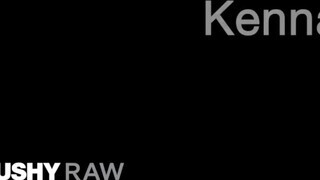 TUSHYRAW - Kenna James szűk popsija megkúrva