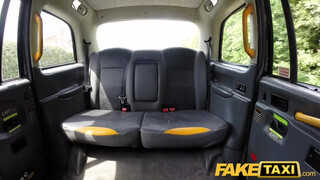 Fake Taxi - Ashleigh Devere a gigászi cickós gádzsi