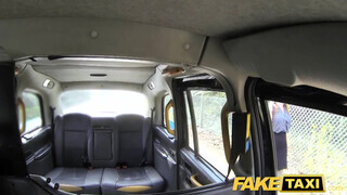 Fake Taxi - idősebb szuka méretes cerkát akar