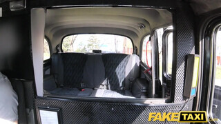 Fake Taxi  - ez a nőci csak a kőkemény fügyit kedveli