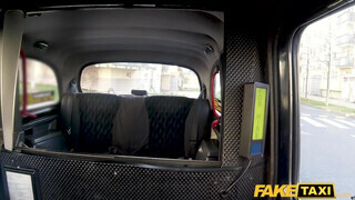 Fake Taxi - 19 éves zsenge nőci közösülni akart