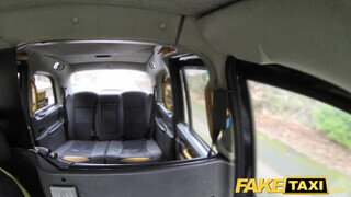 Fake Taxi - Julia de Lucia a fullos latina diáklány