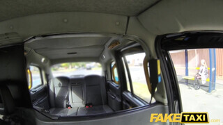 Fake Taxi - Cuki világos szőke maca megrakva