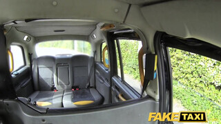 Fake Taxi - Eva Johnson imádja a gigantikus brét