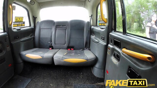 Fake Taxi - Csöcsös szuka kamatyol a hátsó ülésen