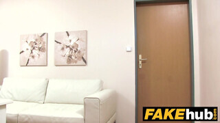 Fake Agent - elálló fülű vörös maca