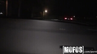Mofos - Indigo Augustine a gigászi kannás fiatal
