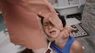 Brazzers - Blondie Fesser és Sara Retali elkapják a zsenge muksót