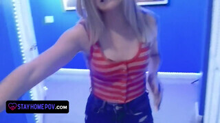 Nikki Sweet szeret szívni