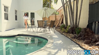 PropertySex - Violet Myers a szőrös cuncis ingatlanos