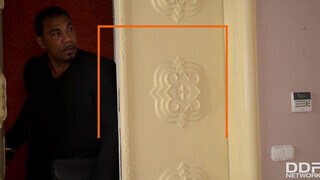 Anissa Kate a bré szerető titkárnő