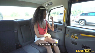 Fake Taxi - Tina Fire a óriási tőgyes néger pipi