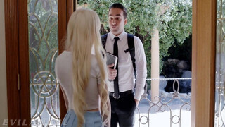 EvilAngel - Kenzie Reeves kikezd a krapekkal