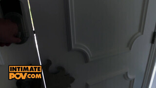 Lily Love a méretes seggű milf - itsPOV