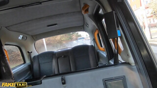 Fake Taxi - Csöcs Zerati a hatalmas csöcsű francia maca