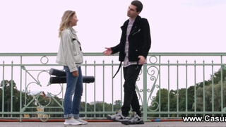 Casual Zsenge Porno - vonzó fekete csaj és a barátja